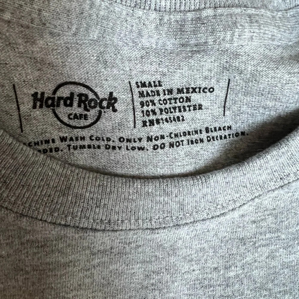 NEW Hard Rock Cafe Krakow 1971 Love All Serve All - Small - Picture 4 of 5